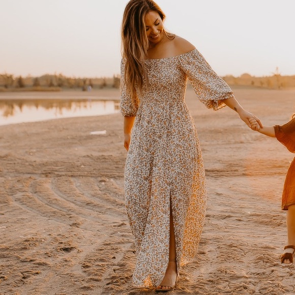 Vici Anella Smocked Dress - Picture 3 of 4